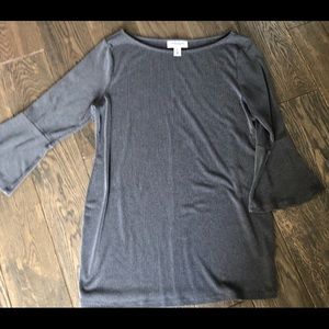 Gray ribbed 3/4  bell sleeve blouse.